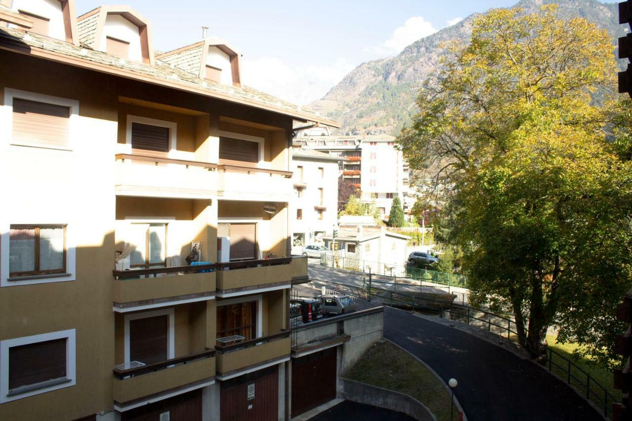 Appartamento In Centro A Chiesa Valmalenco 奇萨瓦玛兰科 外观 照片